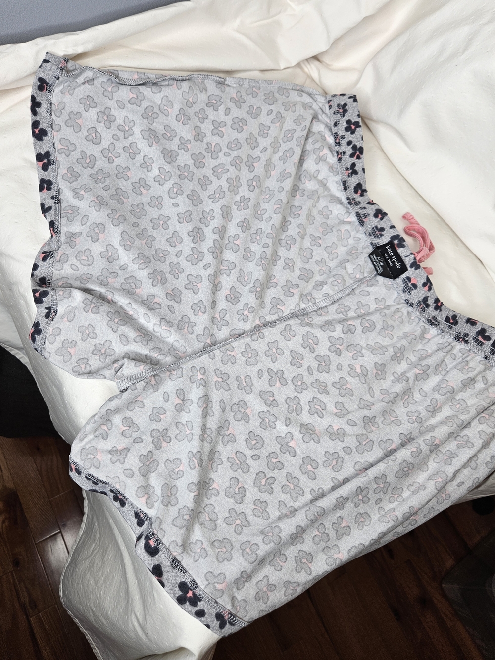 kate spade Gray Floral Print Shorts Pajama Set Pink Accents Summer Pajamas XL - Picture 15 of 16